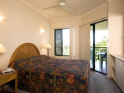 Tropic Towers Apartments Cairns Exterior photo
