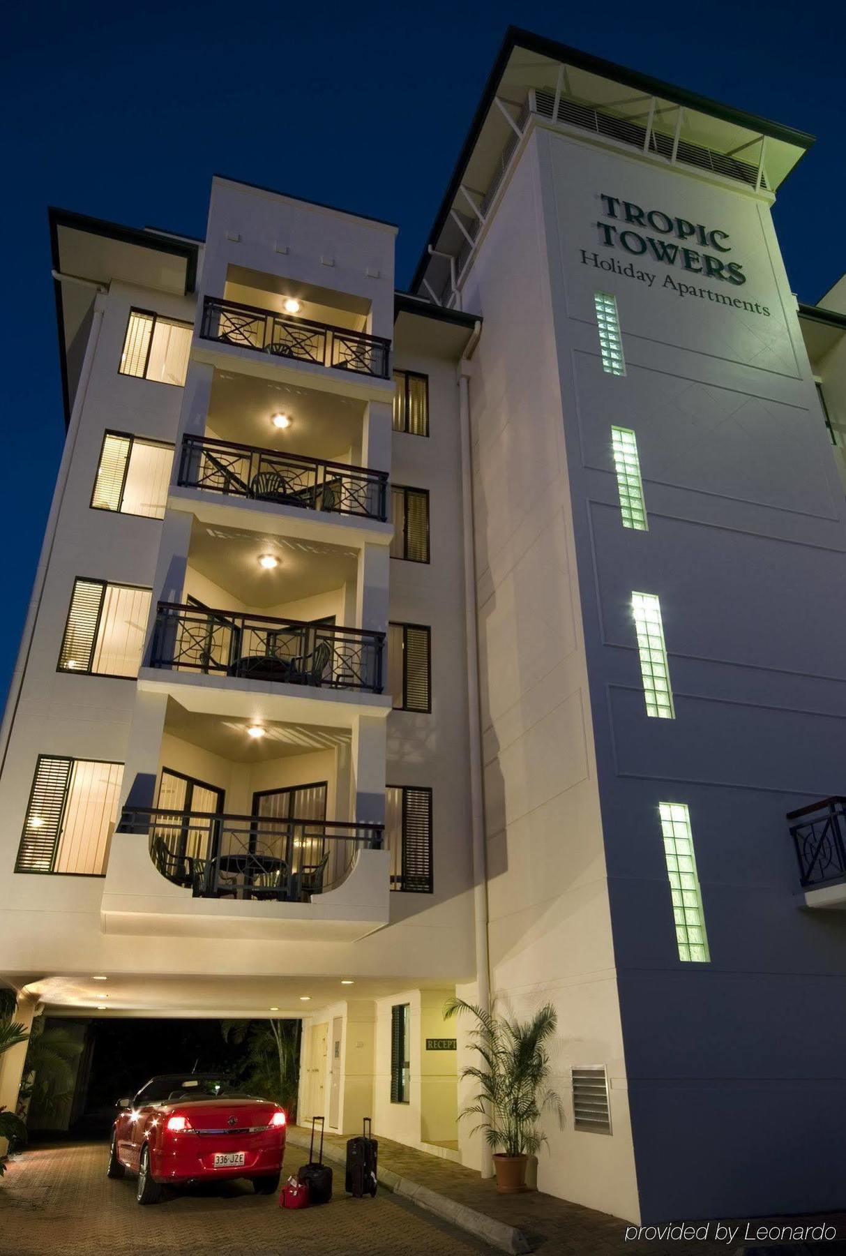 Tropic Towers Apartments Cairns Exterior photo